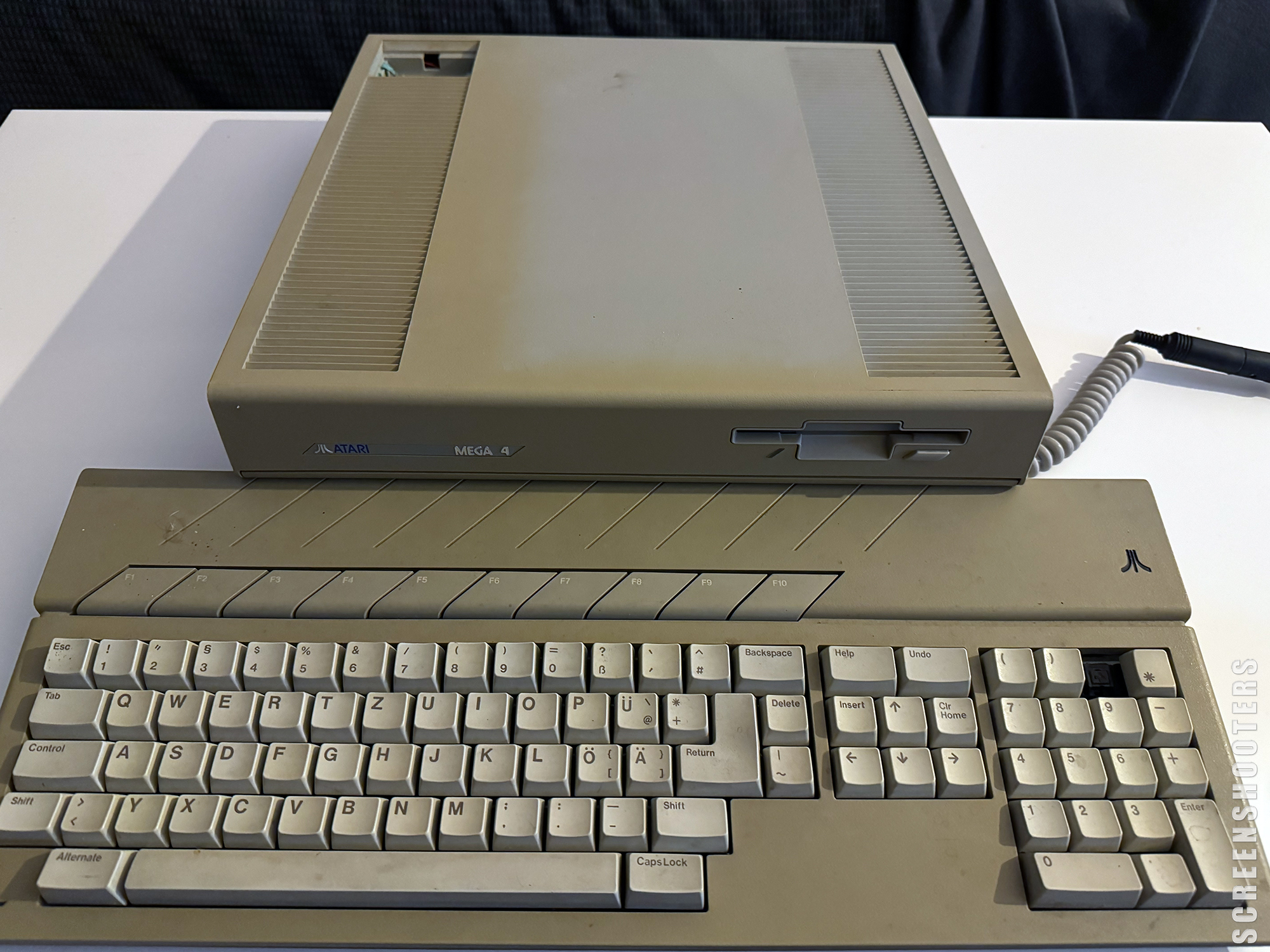Atari_MegaST4_01.jpg